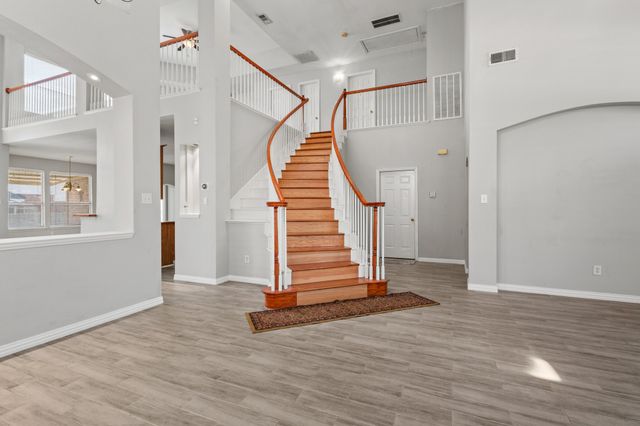 2707 Atrium Drive, Grand Prairie, TX 75052