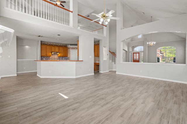 2707 Atrium Drive, Grand Prairie, TX 75052