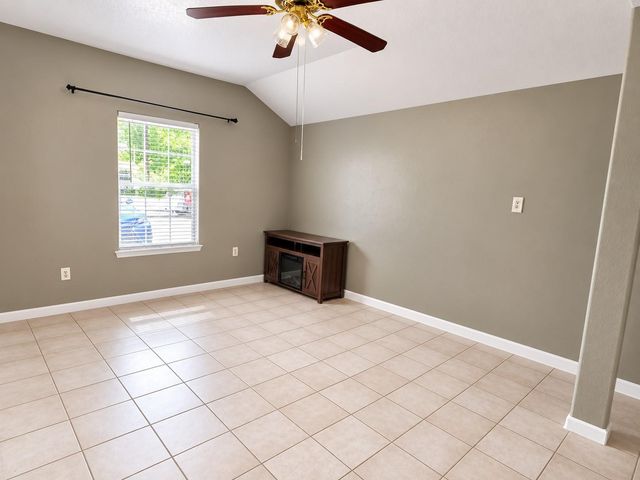 5527 Lauder Road, Houston, TX 77039