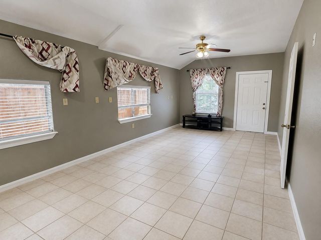 5527 Lauder Road, Houston, TX 77039