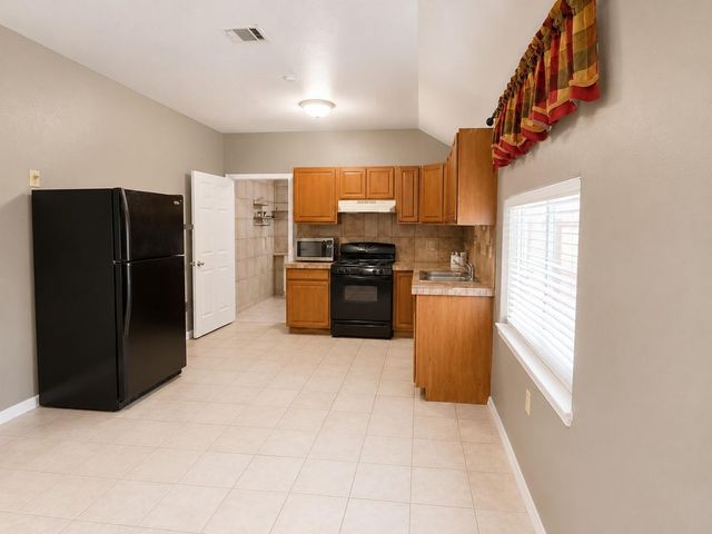 5527 Lauder Road, Houston, TX 77039