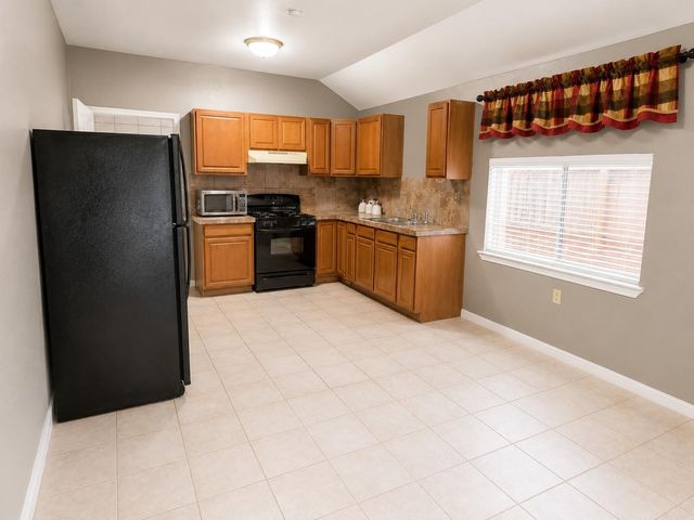 5527 Lauder Road, Houston, TX 77039