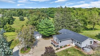 2713 61st Street Lane, Vinton, IA 52349