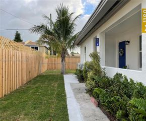 1178 NE 112th St 2, Miami, FL 33161