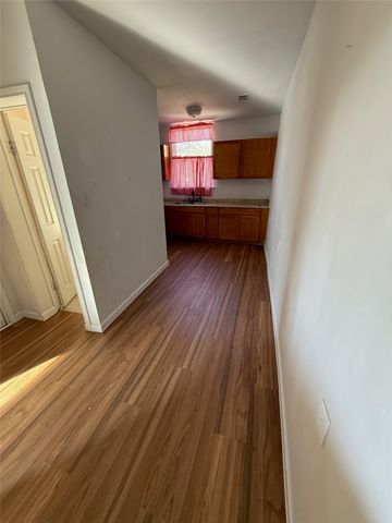 610 W 6th Street, Bonham, TX 75418