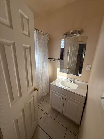 610 W 6th Street, Bonham, TX 75418