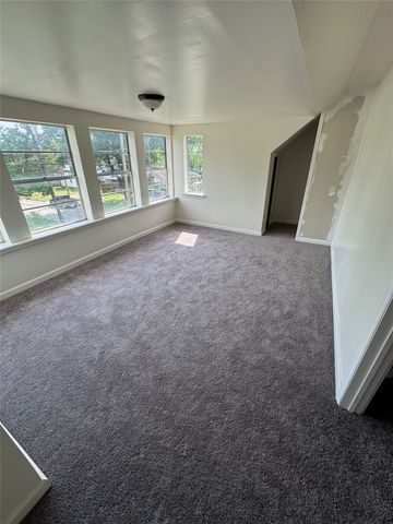 610 W 6th Street, Bonham, TX 75418