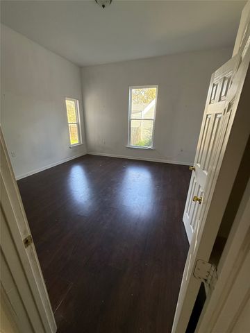 610 W 6th Street, Bonham, TX 75418
