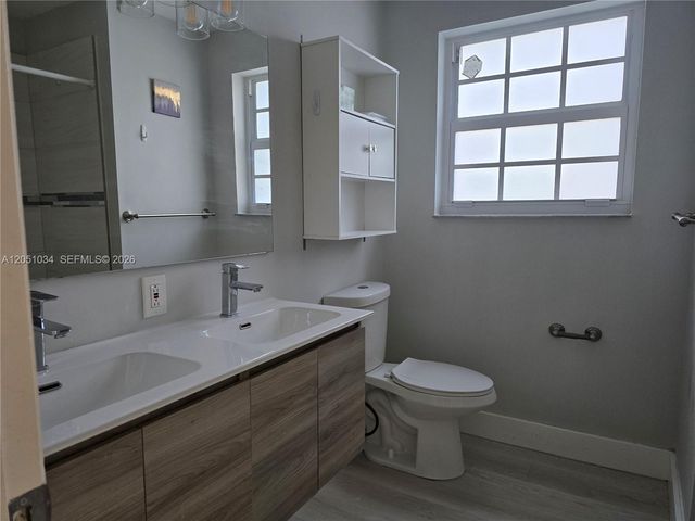 150 NW 151st Ave, Pembroke Pines, FL 33028