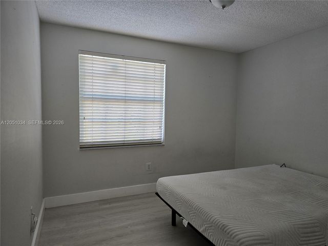 150 NW 151st Ave, Pembroke Pines, FL 33028
