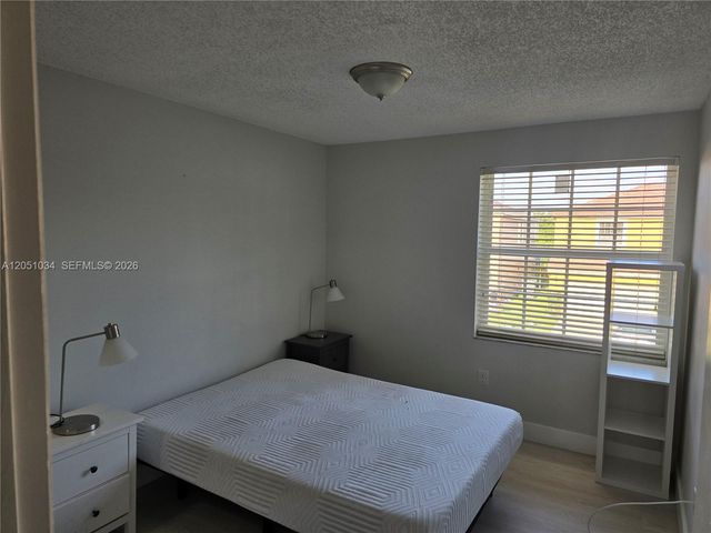150 NW 151st Ave, Pembroke Pines, FL 33028