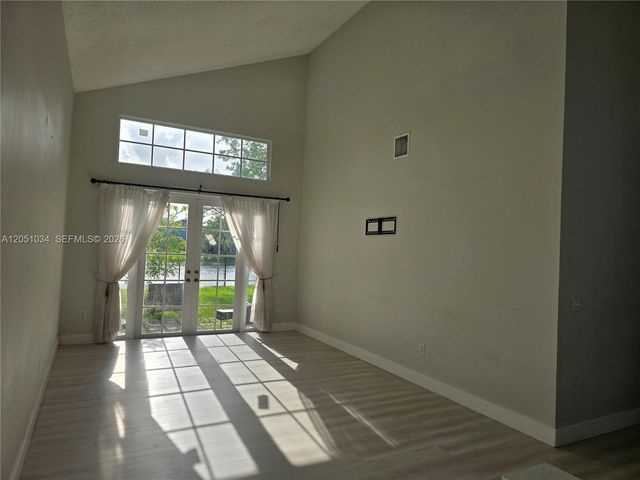 150 NW 151st Ave, Pembroke Pines, FL 33028