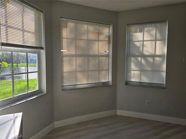 150 NW 151st Ave, Pembroke Pines, FL 33028