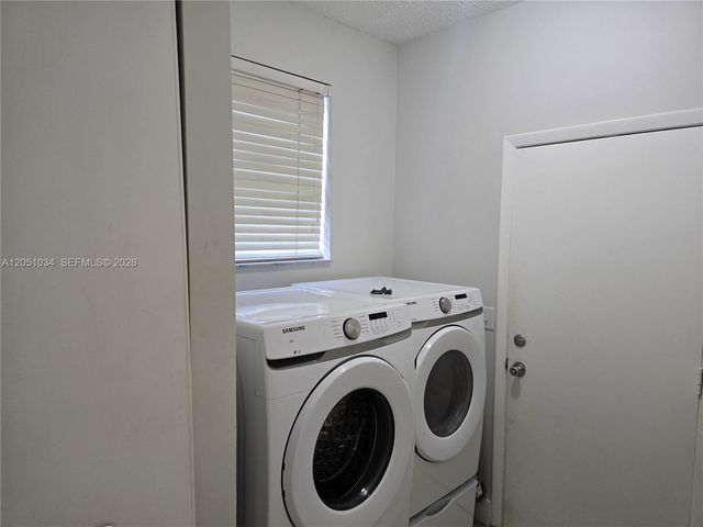 150 NW 151st Ave, Pembroke Pines, FL 33028