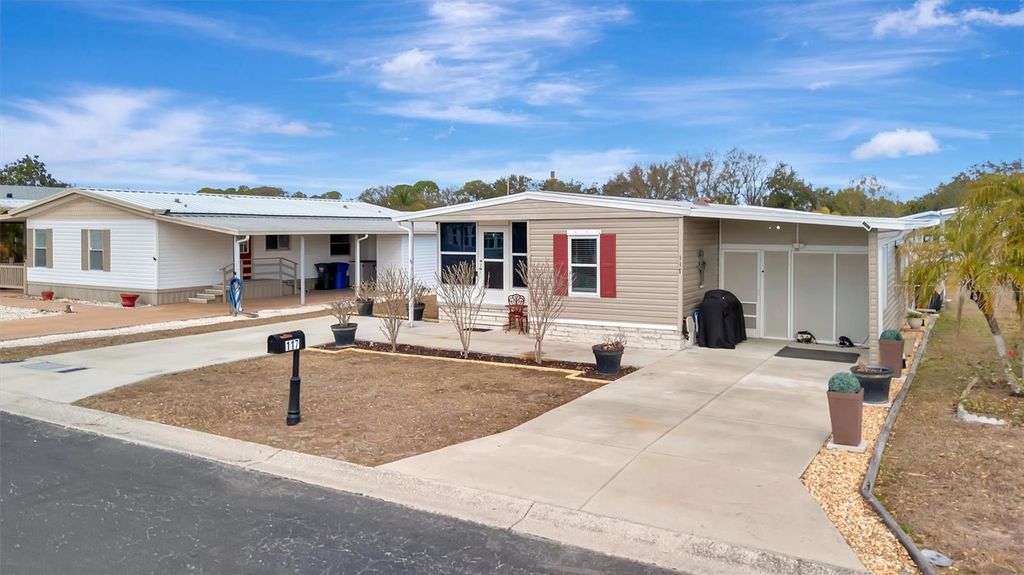 Image 1 of property listing at 117 S SAINT THOMAS CIRCLE, Apollo Beach, FL 33572