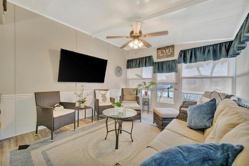 Image 23 of property listing at 117 S SAINT THOMAS CIRCLE, Apollo Beach, FL 33572