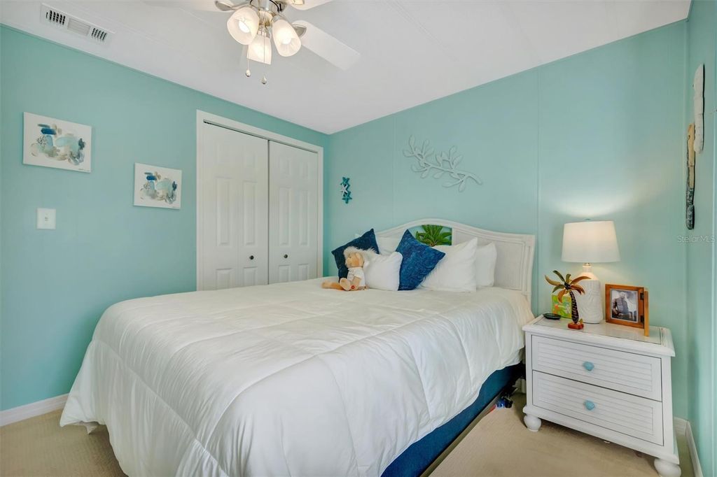 Image 32 of property listing at 117 S SAINT THOMAS CIRCLE, Apollo Beach, FL 33572