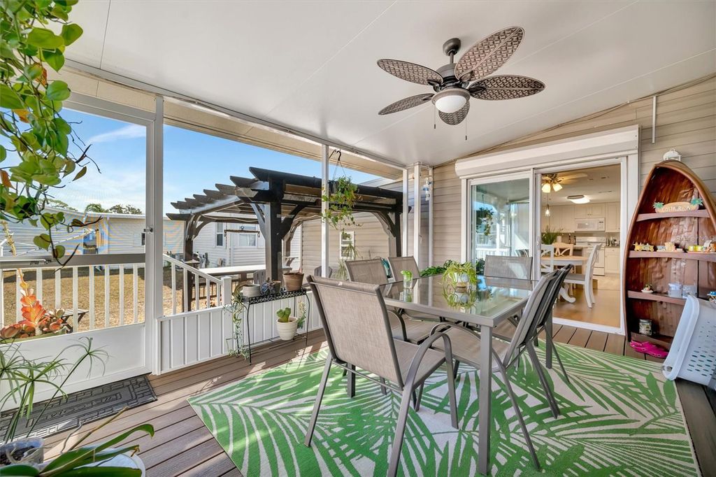 Image 50 of property listing at 117 S SAINT THOMAS CIRCLE, Apollo Beach, FL 33572