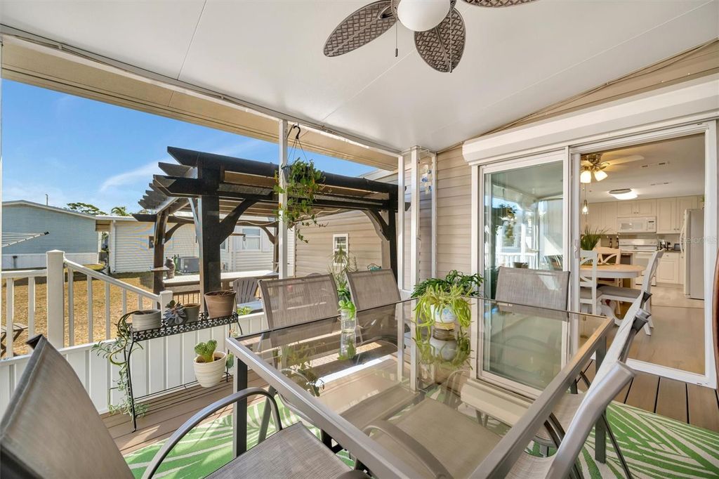 Image 51 of property listing at 117 S SAINT THOMAS CIRCLE, Apollo Beach, FL 33572