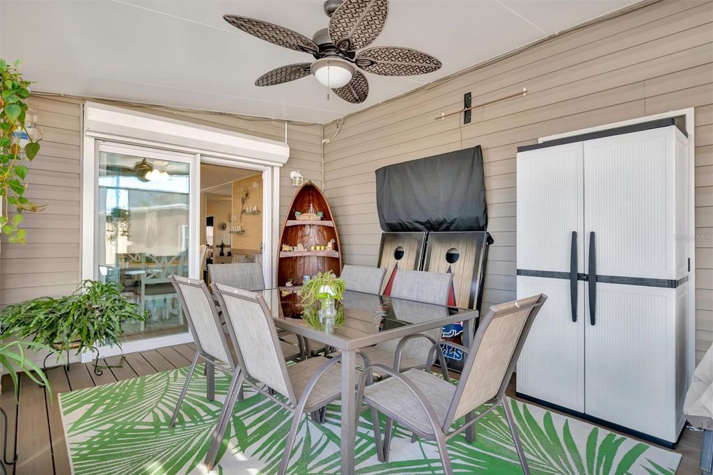 Image 59 of property listing at 117 S SAINT THOMAS CIRCLE, Apollo Beach, FL 33572