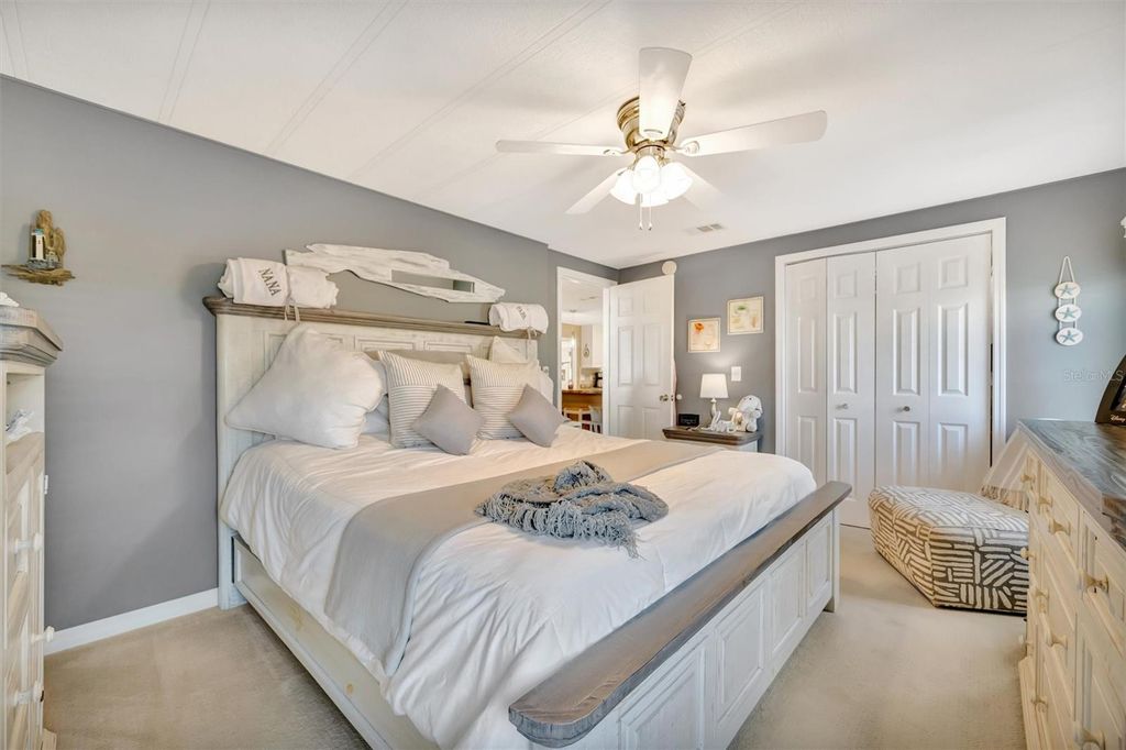 Image 63 of property listing at 117 S SAINT THOMAS CIRCLE, Apollo Beach, FL 33572