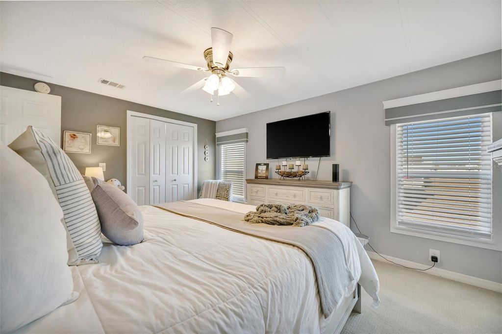 Image 64 of property listing at 117 S SAINT THOMAS CIRCLE, Apollo Beach, FL 33572