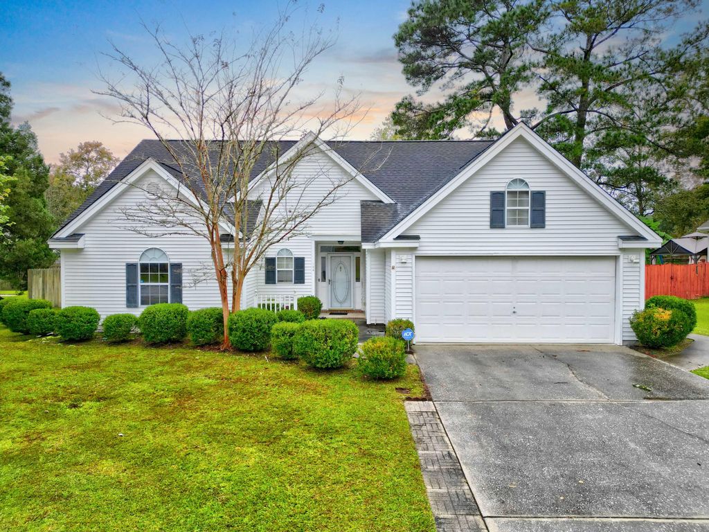 104 Cairnwell Pass, Goose Creek, SC 29445