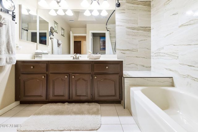 25007 S LAKESTAR Drive, Sun Lakes, AZ 85248