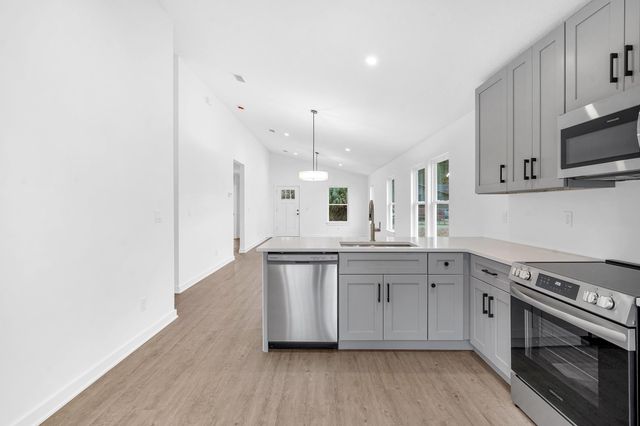 972 W 9Th St, St Augustine, FL 32084