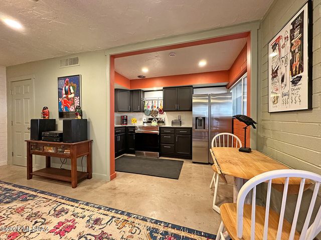1735 S Jones Blvd Apt J14, Tucson, AZ 85713