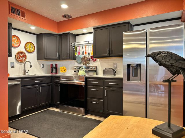1735 S Jones Blvd Apt J14, Tucson, AZ 85713