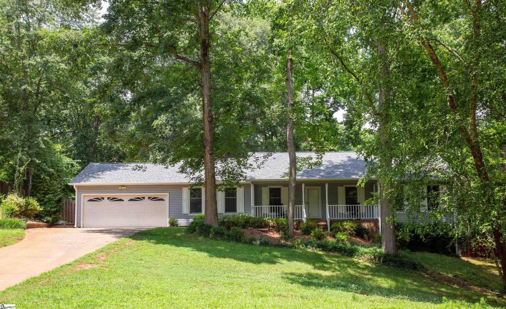 111 Castleford Road, Moore, SC 29369