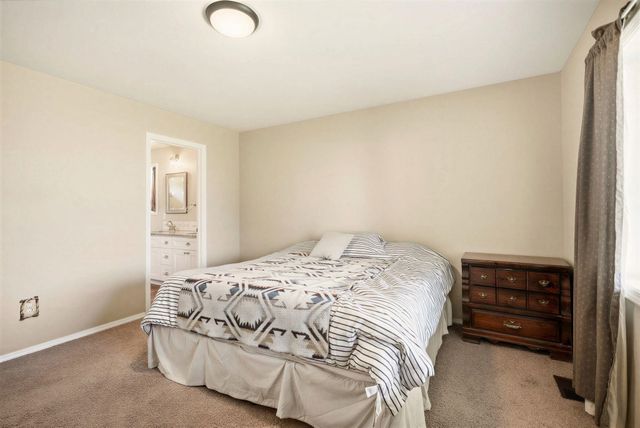 18511 N Sportsmans Paradise Ln, Nine Mile Falls, WA 99026