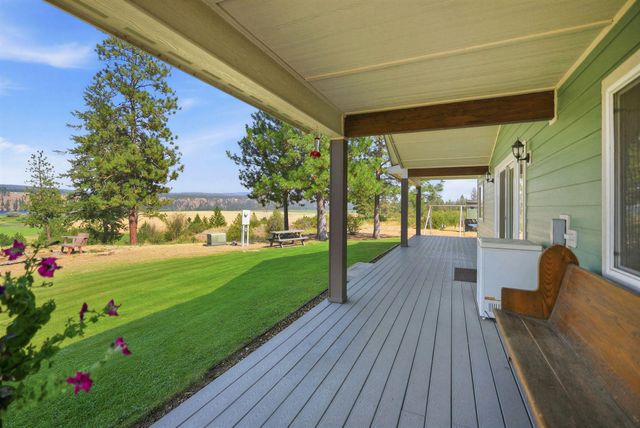 18511 N Sportsmans Paradise Ln, Nine Mile Falls, WA 99026