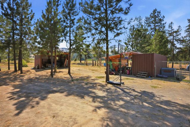 18511 N Sportsmans Paradise Ln, Nine Mile Falls, WA 99026