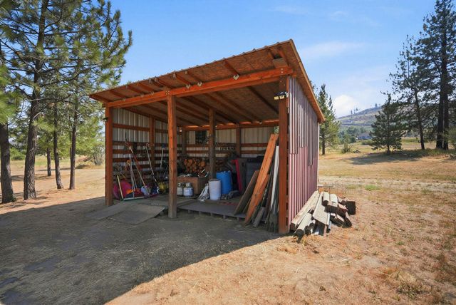 18511 N Sportsmans Paradise Ln, Nine Mile Falls, WA 99026