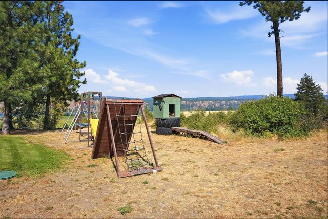 18511 N Sportsmans Paradise Ln, Nine Mile Falls, WA 99026