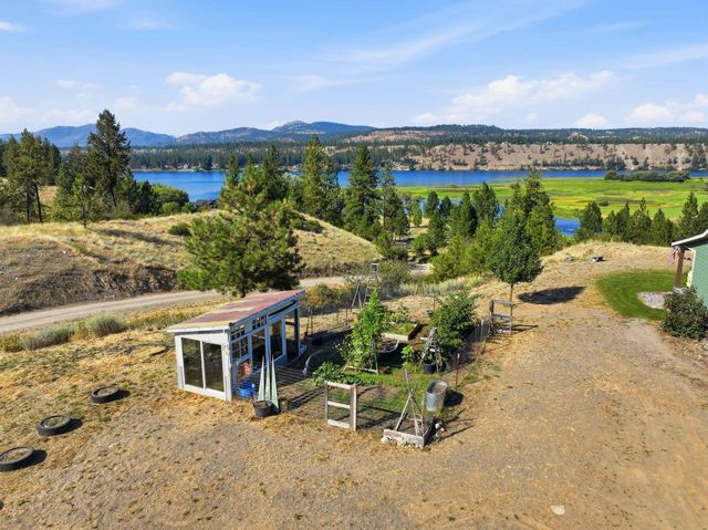 18511 N Sportsmans Paradise Ln, Nine Mile Falls, WA 99026