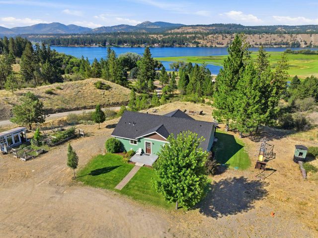 18511 N Sportsmans Paradise Ln, Nine Mile Falls, WA 99026
