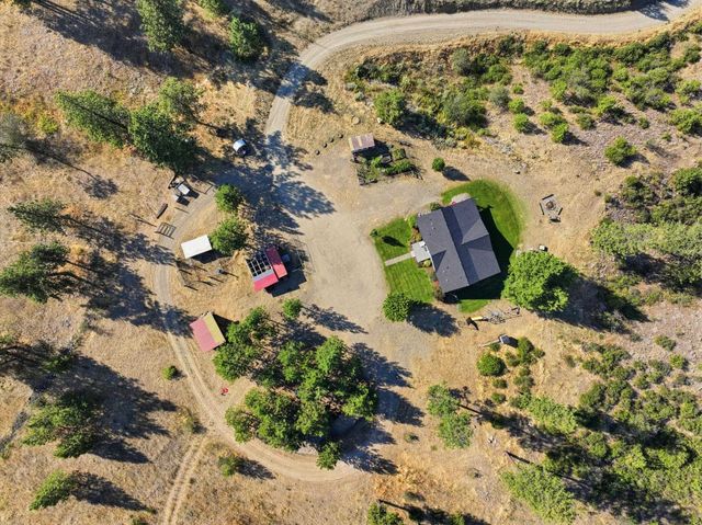 18511 N Sportsmans Paradise Ln, Nine Mile Falls, WA 99026