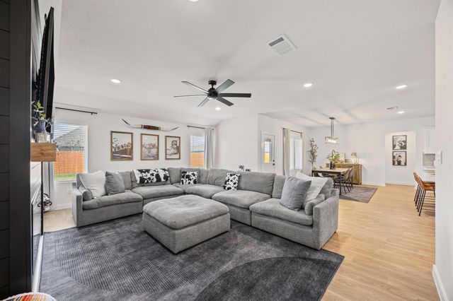 600 Davis Mountain DR, Lockhart, TX 78644