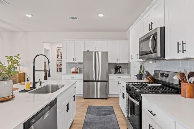 600 Davis Mountain DR, Lockhart, TX 78644
