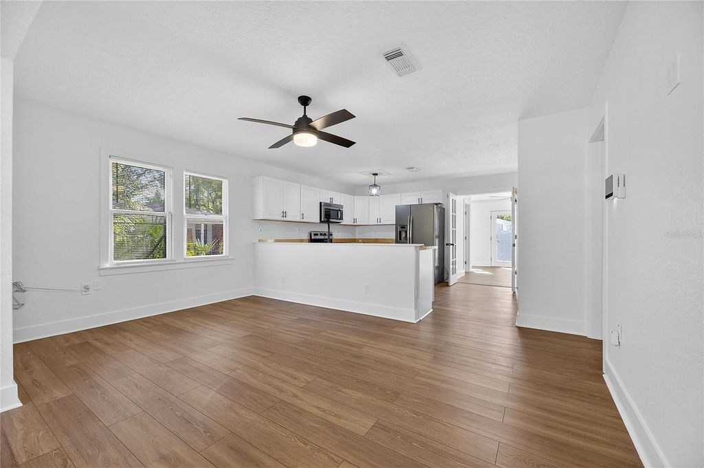 Image 7 of property listing at 1407 E NORTH STREET 1, Tampa, FL 33604