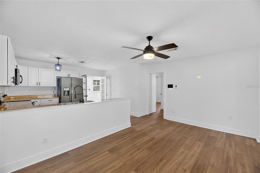 Image 9 of property listing at 1407 E NORTH STREET 1, Tampa, FL 33604