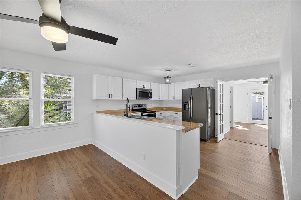 Image 10 of property listing at 1407 E NORTH STREET 1, Tampa, FL 33604