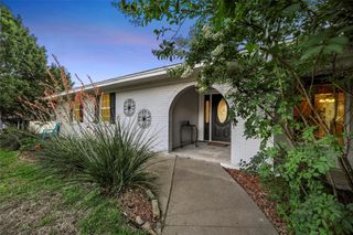 408 Wooded Crest Drive, Woodway, TX 76712