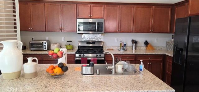 17190 Pioneer, San Bernardino, CA 92407