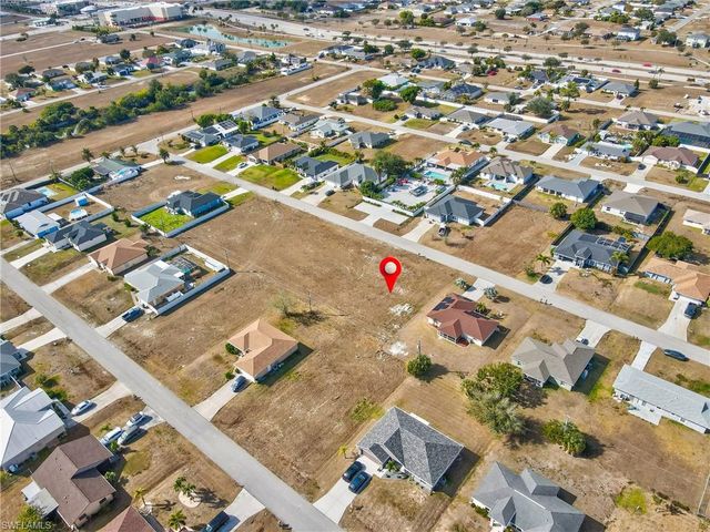 1827 NE 17th PL, Cape Coral, FL 33909