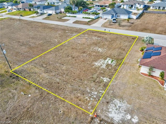 1827 NE 17th PL, Cape Coral, FL 33909