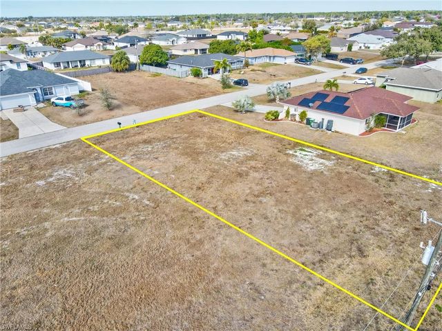 1827 NE 17th PL, Cape Coral, FL 33909